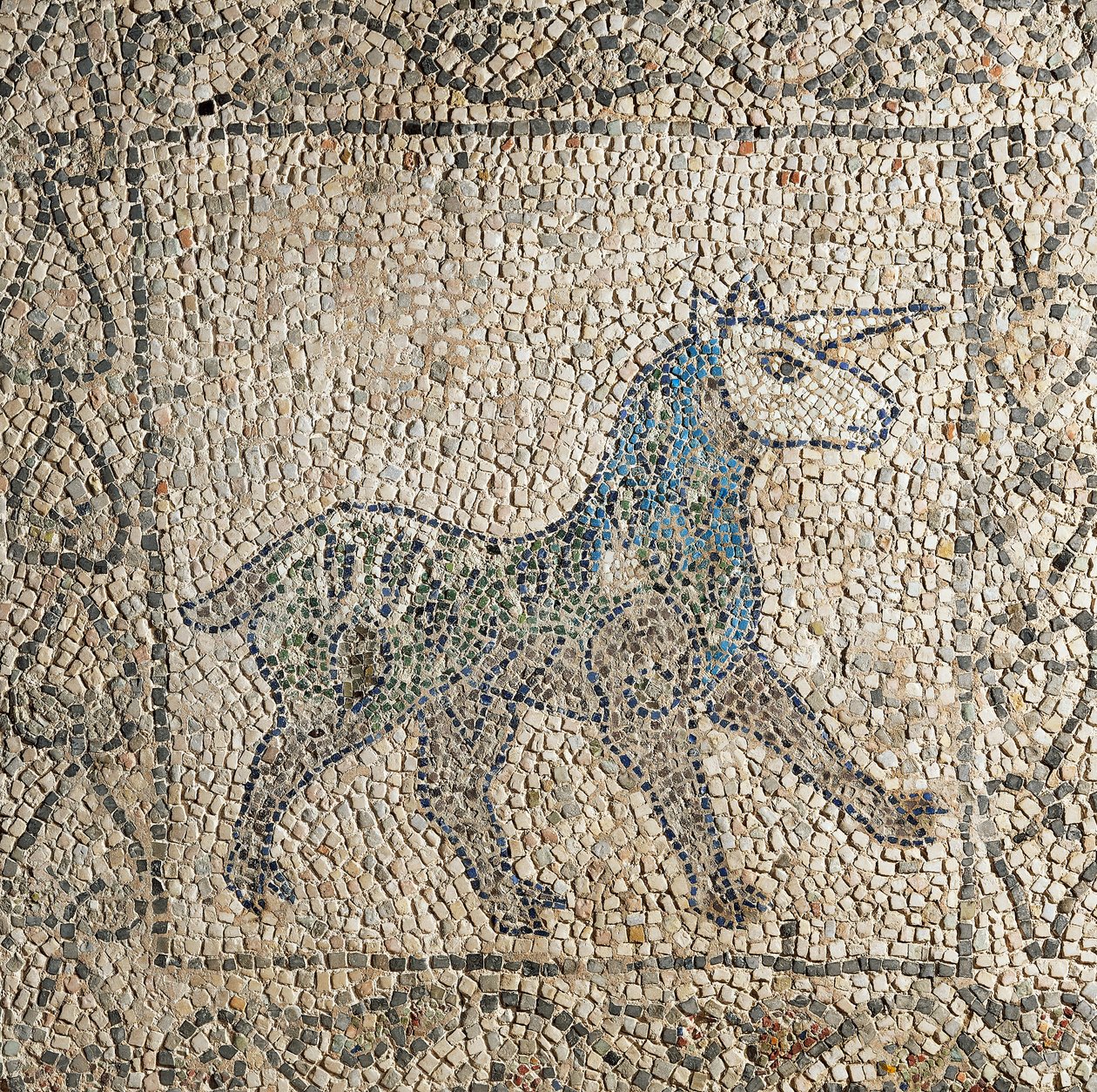 Vierte Kreuzzug, Fragmente von Mosaikböden mit Einhorn von Benjamin Baud