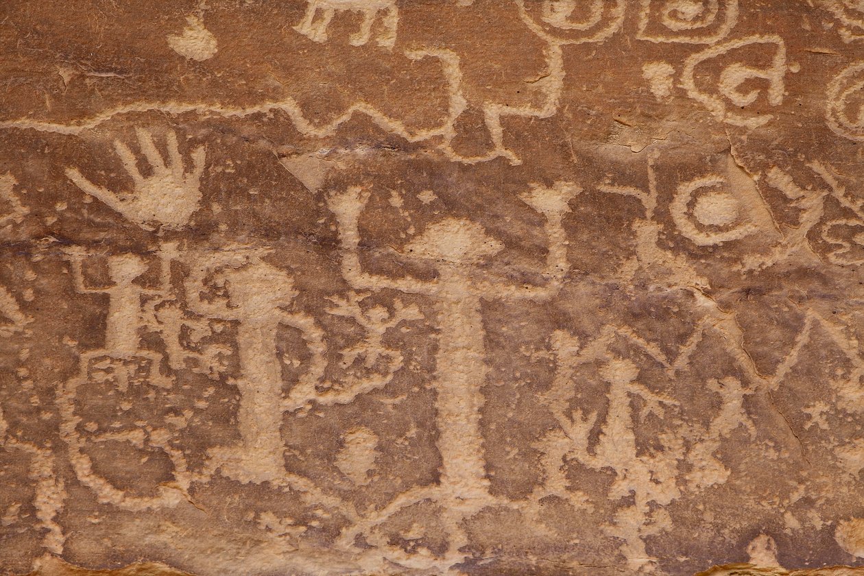 Mesa Verde, amerikanische Petroglyphen der Anasazi oder Pueblo-Vorfahren von William M. Timlin