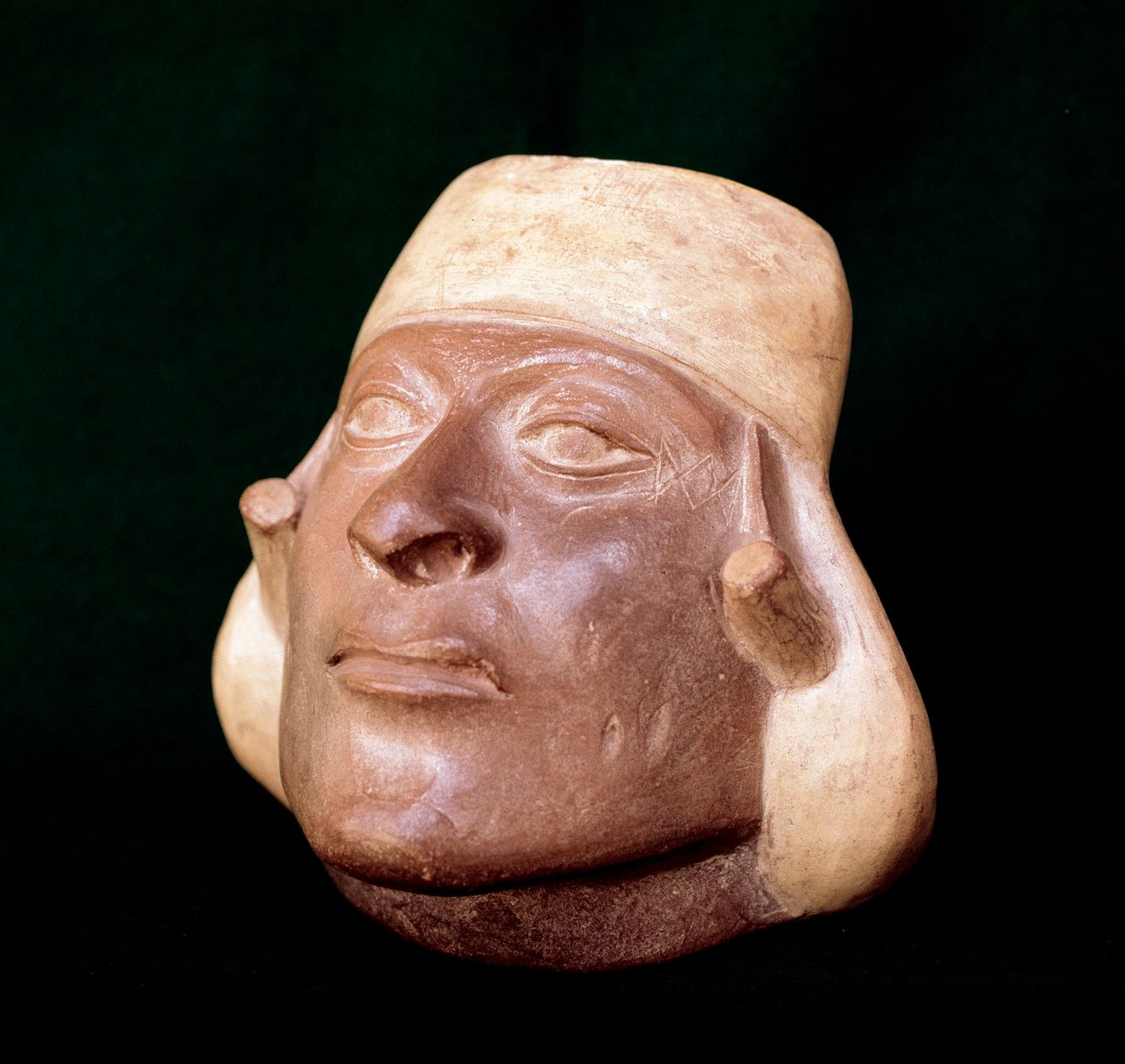 Präkolumbianische Kunst, Mochica-Zivilisation: Terrakotta-Vase, die einen Männerkopf darstellt - 200 v. Chr.-700 n. Chr. - Lima, Nationalmuseum für Anthropologie und Archäologie, Peru von Unbekannt