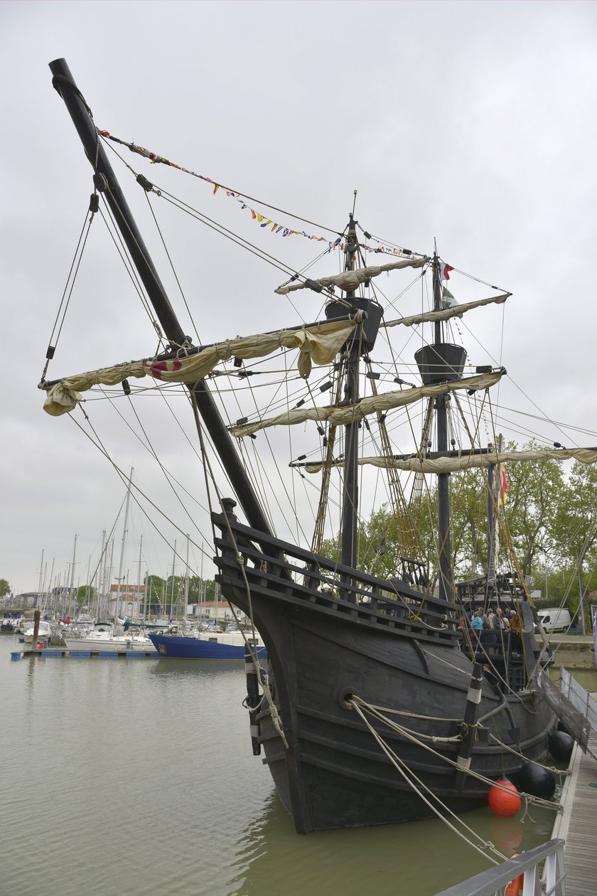 Replik der Karacke „Neo Victoria“ von Magellan während der ersten Weltumsegelung von Unbekannter Künstler