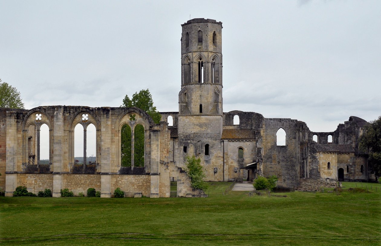 Ansicht von La Sauve Maggiore, Abtei von La Sauve-Maggiore in Gironde. 11. Jahrhundert. von Unbekannter Künstler
