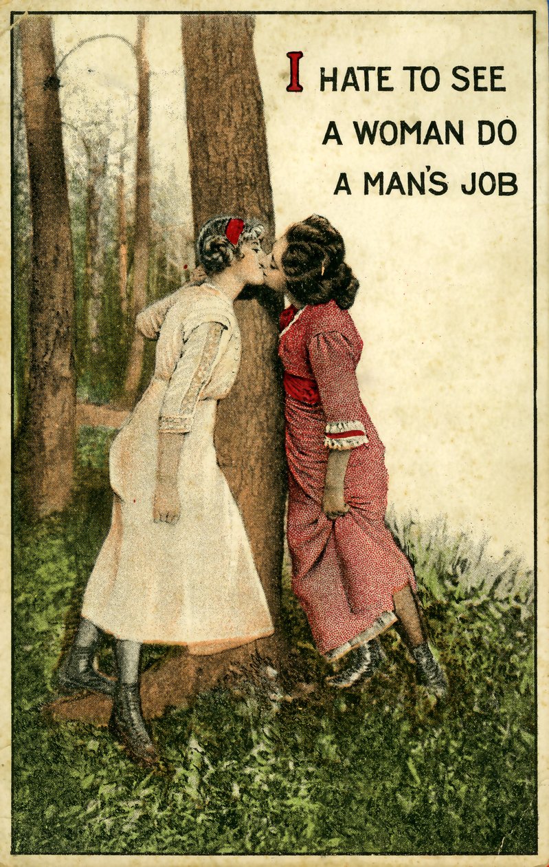 Vintage-Postkarte mit zwei küssenden Frauen, "Ich hasse es, wenn eine Frau die Arbeit eines Mannes macht" 1914 von Alec Hunter