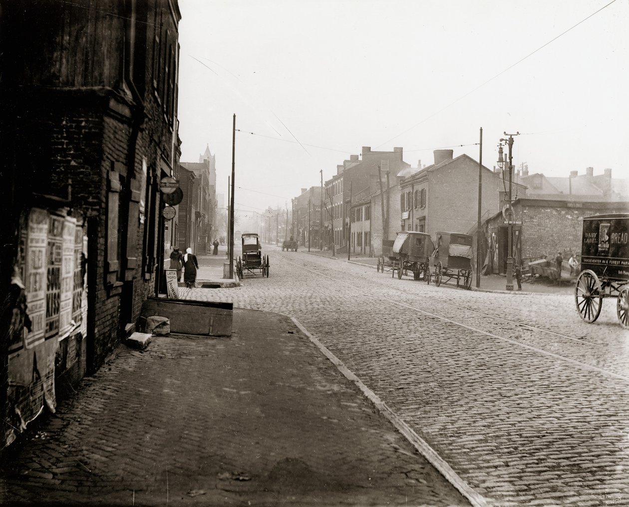 Blick nach Westen auf die Wash Street in Richtung Thirteenth Street von Unknown
