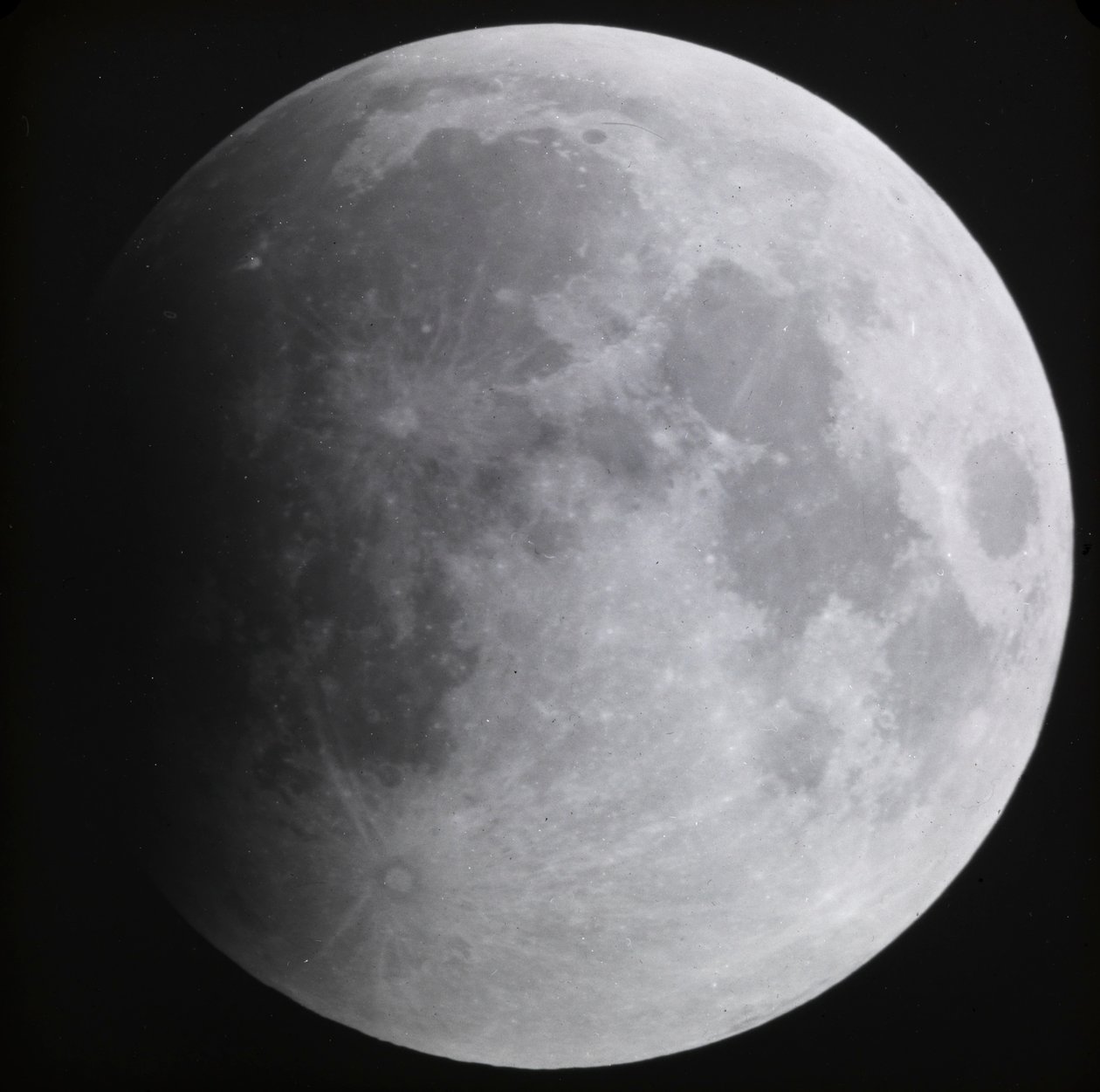 Astronomische Glasplattenaufnahme der Mondfinsternis (1910) von Unknown Artist