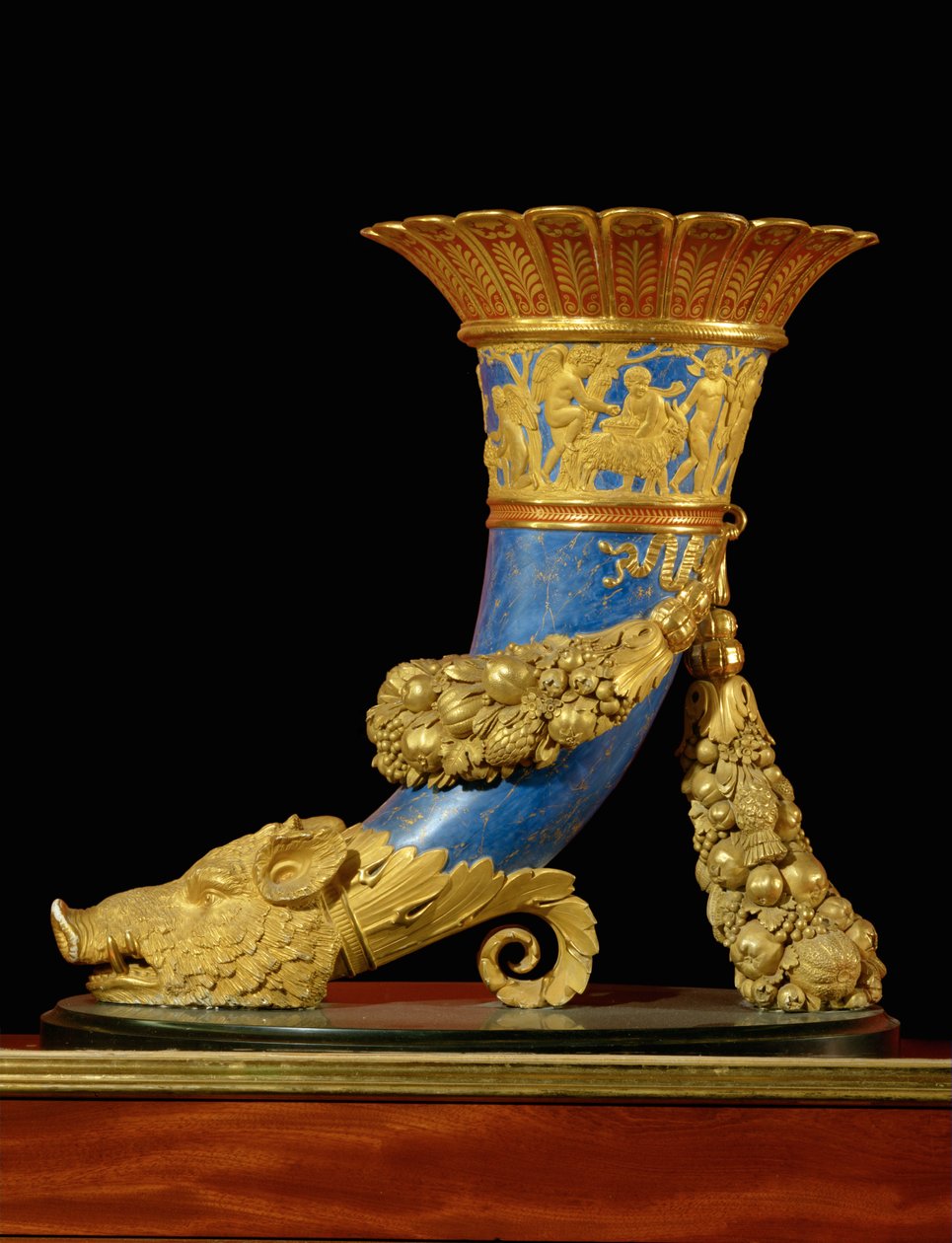 Vase Rhyton, genannt "Antike Hörner" des Olympischen Dienstes von Unknown artist