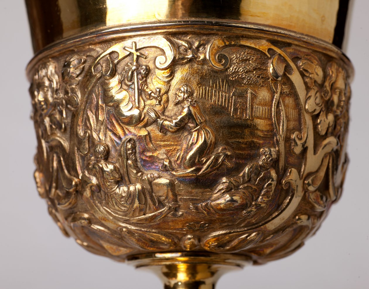 Metallbearbeitung. Kelch. Geschenk von Kanonikus A. Le Vaillant de la Bassarderie, Dekan des Domkapitels 1726 bis 1758. 18. Jahrhundert. Detail von Unknown artist