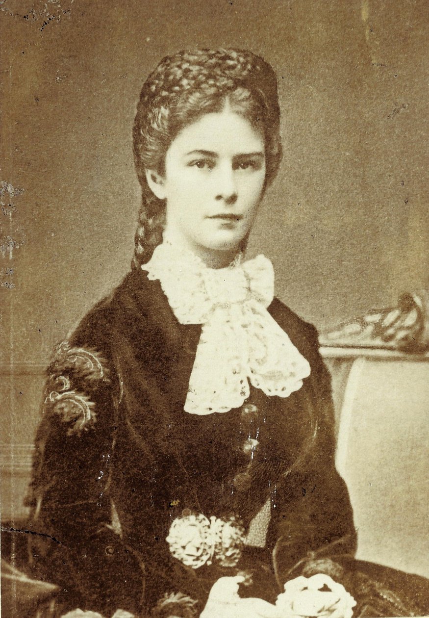 Elisabeth, Kaiserin von Österreich und Königin von Ungarn (24. Dezember 1837 – 10. September 1898) von Unknown photographer