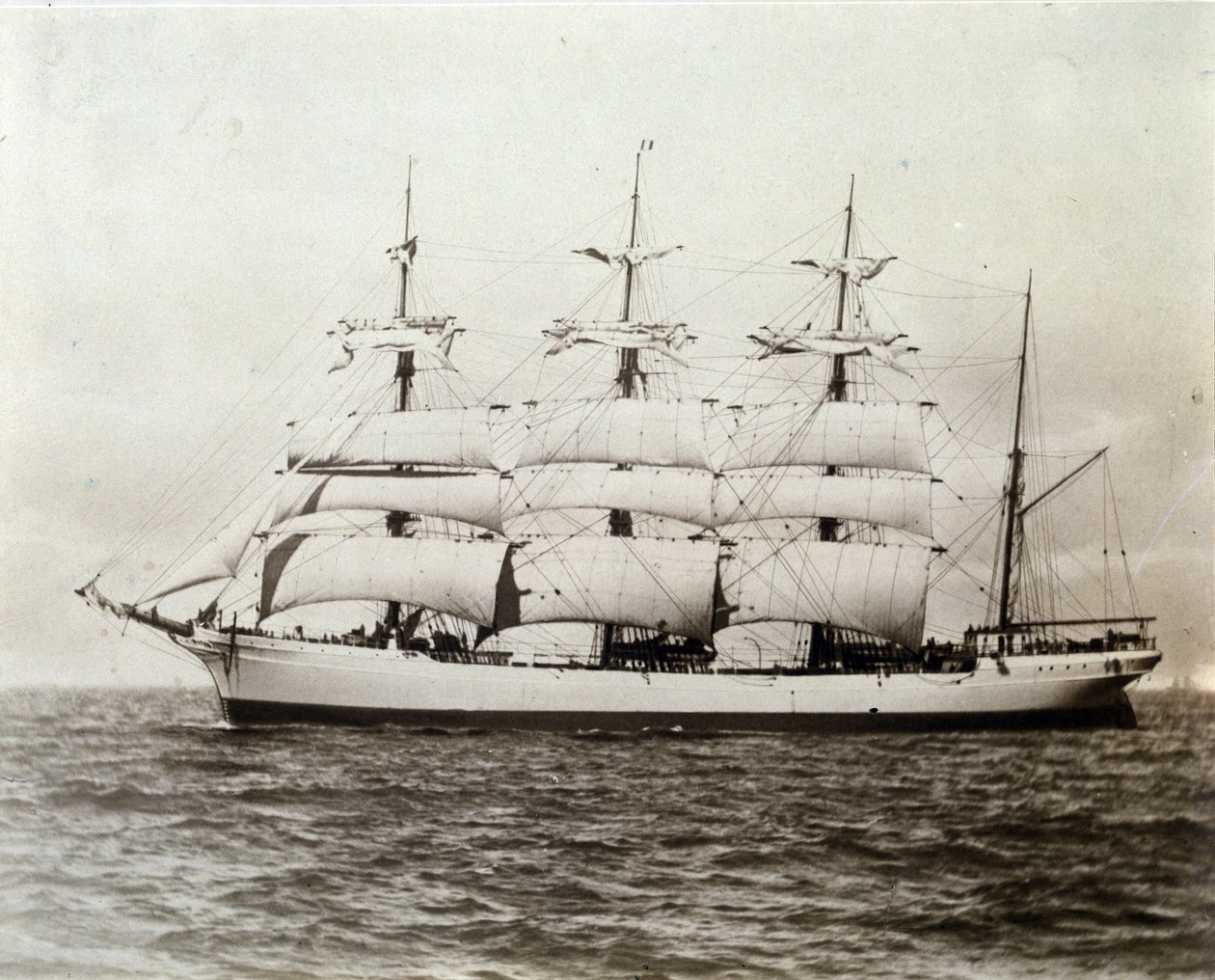 Französisches Segelboot Emile Renouf vor Le Havre 02.07.1897 Fotografie von Unknown photographer