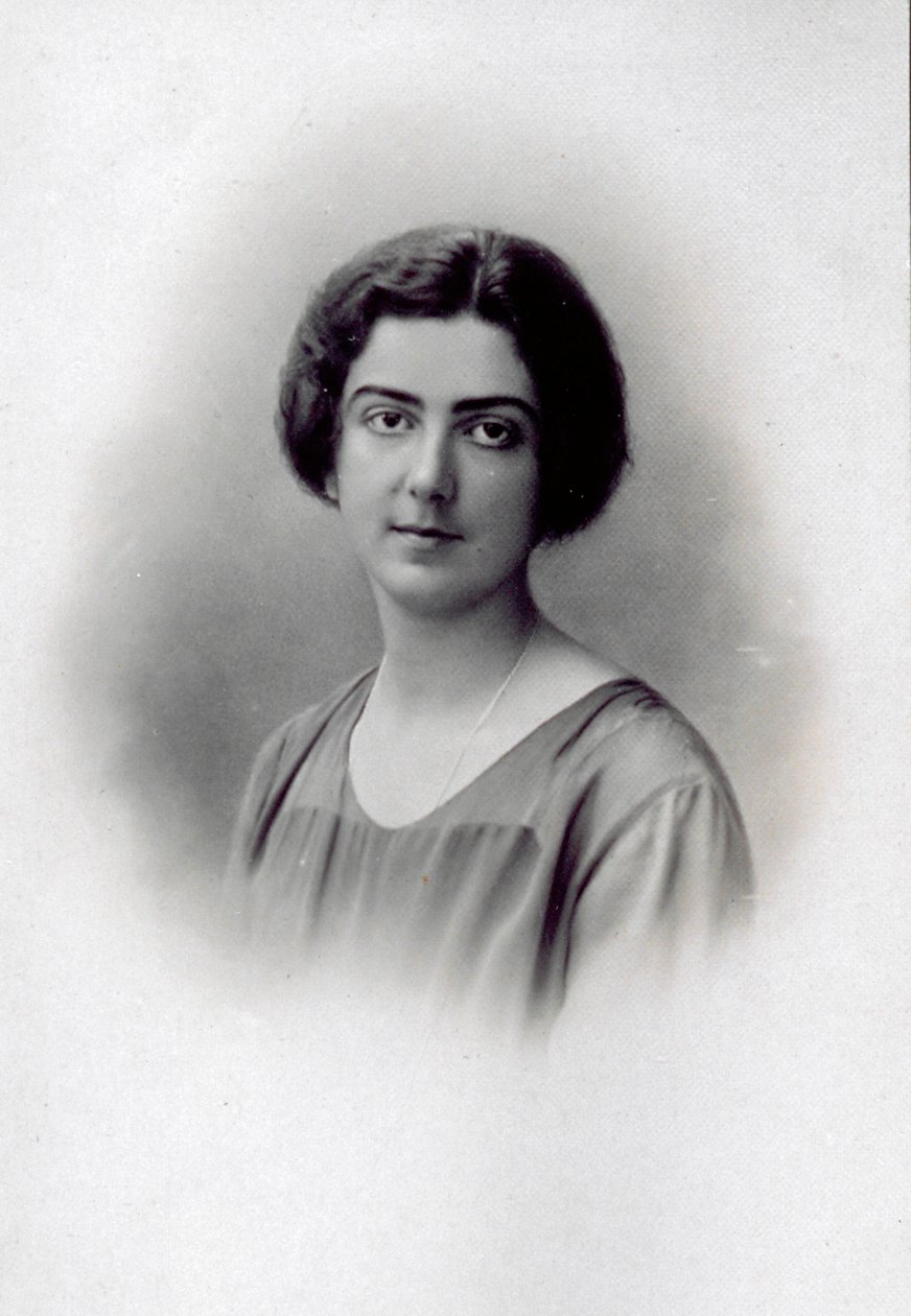 Halbporträt von Prinzessin Jolanda von Savoyen, lächelnd an ihrem Hochzeitstag von Unknown photographer
