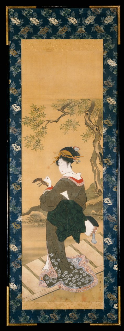 Ganzkörperporträt einer Frau, die ihr Shamisen auf einer Veranda stimmt von Utagawa Toyokuni