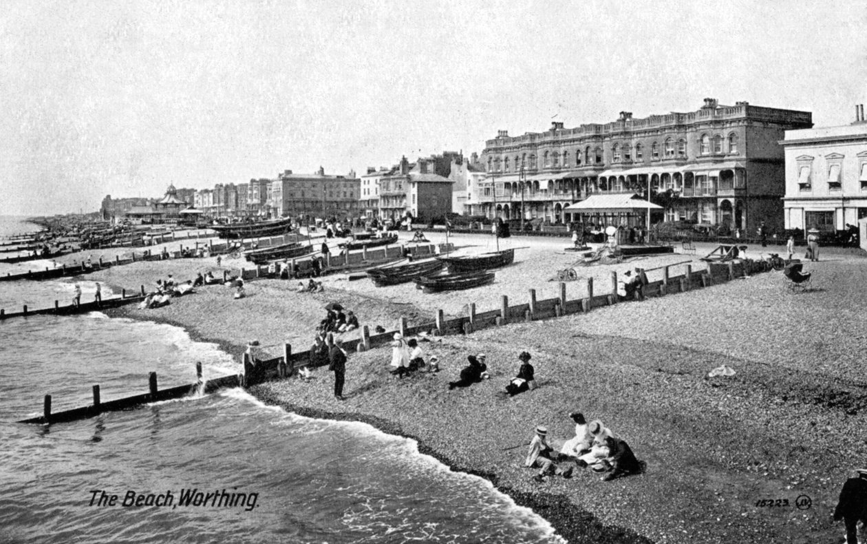 Der Strand von Worthing, West Sussex von Valentine and Sons Publishing Co