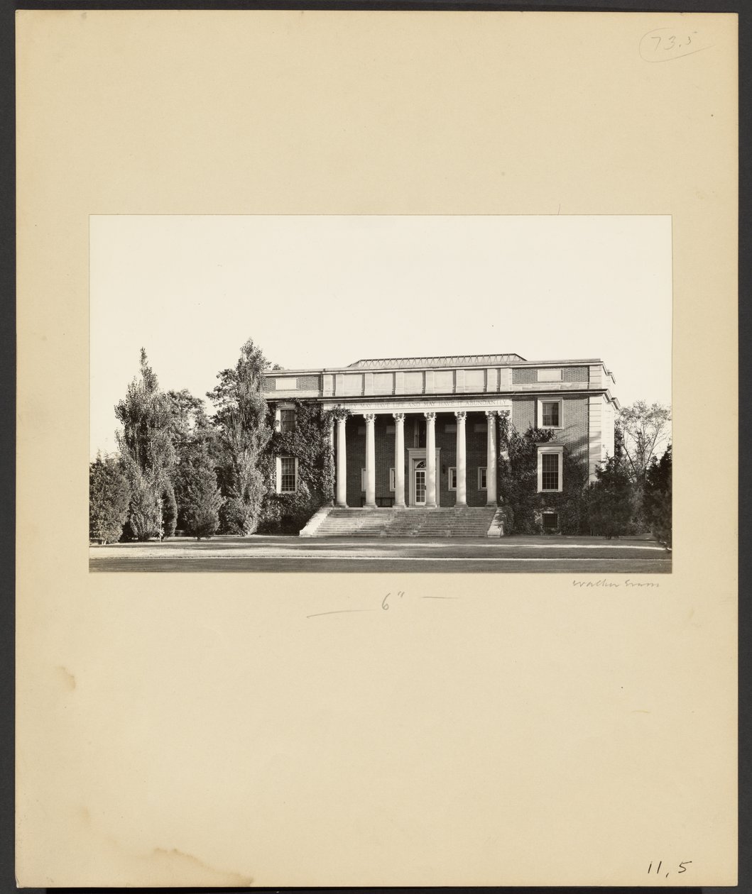 Wheaton College: Die Bibliothek (1923) von Walker Evans
