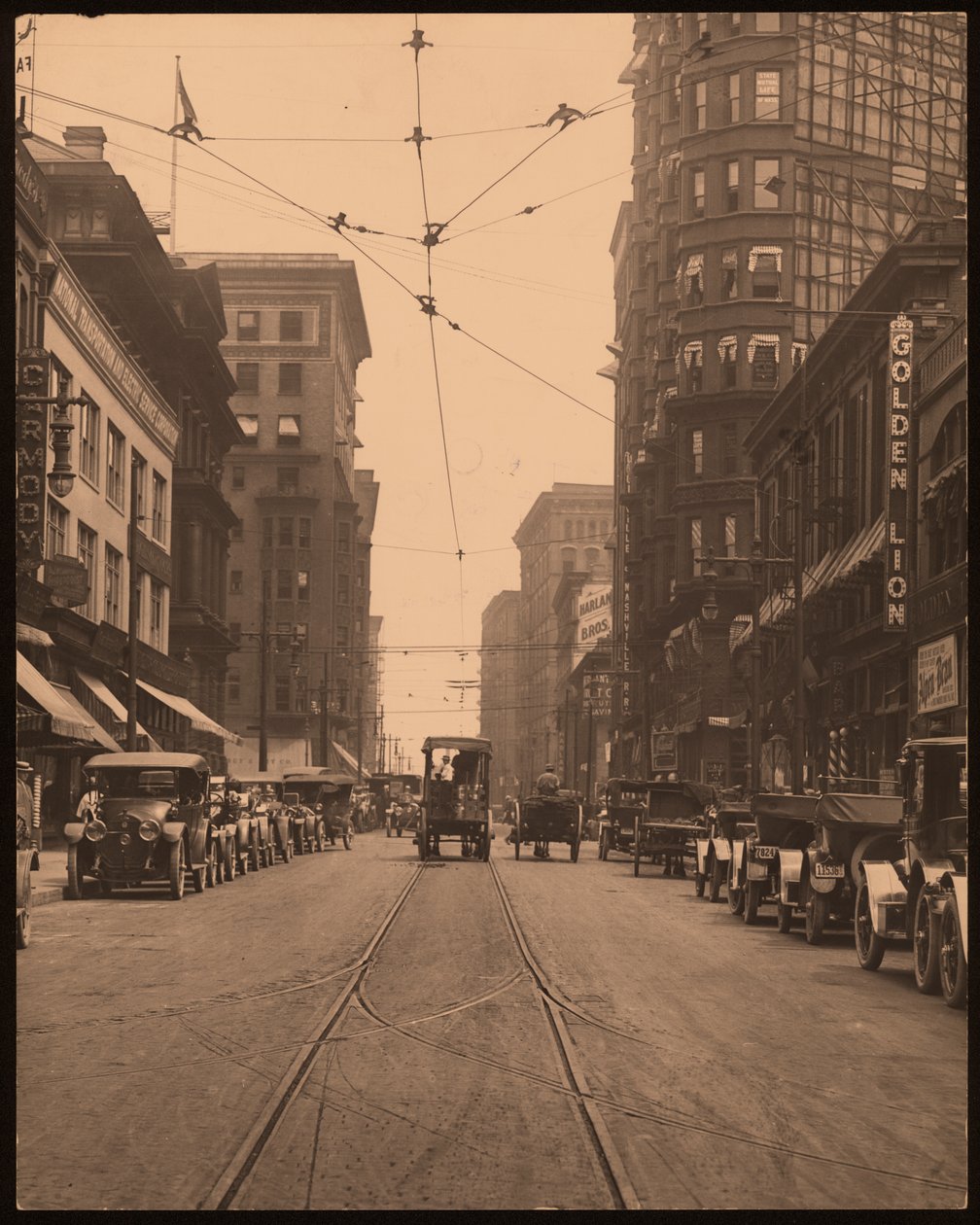 Achte und Pinienstraßen von William G. Swekosky