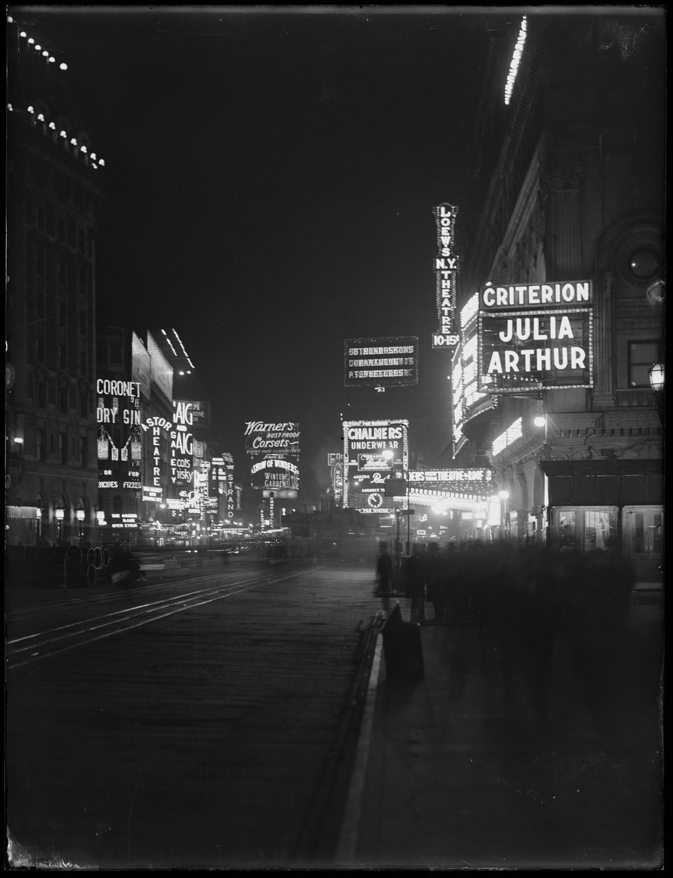 Beleuchtete Schilder am Times Square, New York City, 1917 von William Davis Hassler