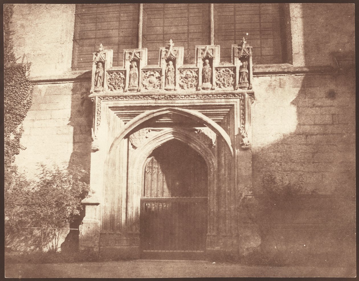Eine alte Tür im Magdalen College, Oxford, April 1843 von William Henry Fox Talbot