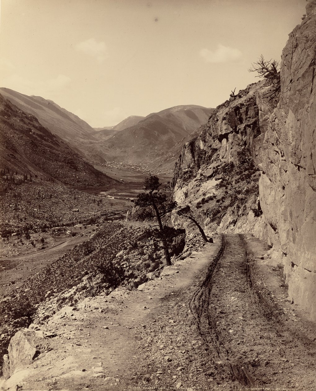 [Georgetown, Colorado vom Democratic Mountain] von William Henry Jackson