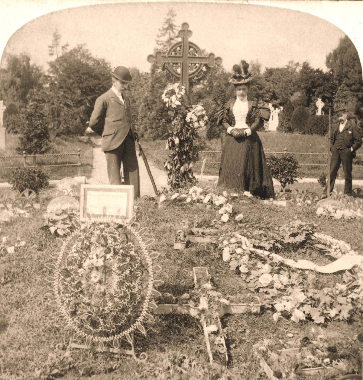 Das Grab von Charles Stewart Parnell, Irlands größter Führer, Dublin, 1896 von Works and Sun Sculpture Studios