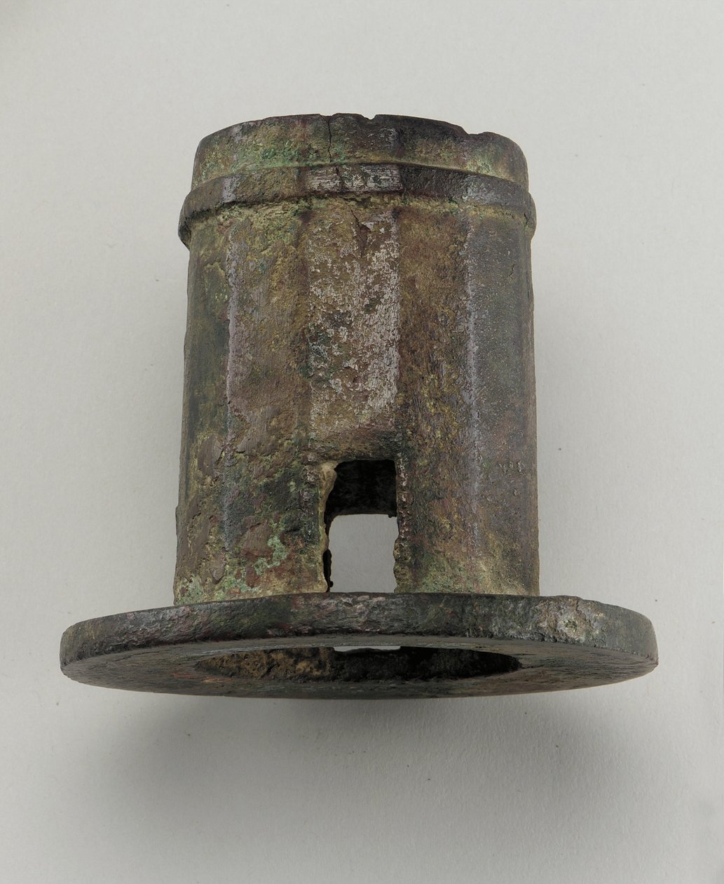 Wagenbeschlag: Achskappe von Zhou Dynasty Chinese School