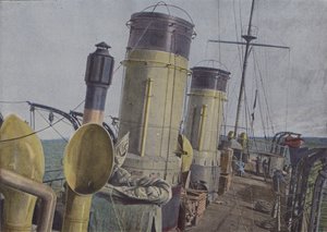 Das Rollen an Bord eines Panzerschiffs von (after) French Photographer