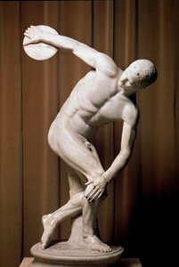Der Diskobol. Ein römischer Athlet versucht, eine Scheibe zu werfen. Römische Kopie des Originalbronze von Myron aus dem 5. Jahrhundert v. Chr. Rom, Museo Nazionale Romano