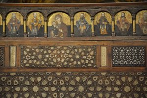 Innenraum der Sankt-Mercurius-Kirche Abu Sefein in Alt-Kairo, hölzerne Ikonostase