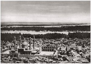 Die Kadhimiya, die heilige Stadt bei Bagdad, aus einem Flugzeug, Irak, 1925