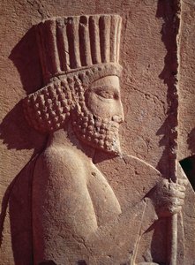 Detail eines persischen Soldaten, vom Relieffries auf der Osttreppe zur Apadana (Audienzhalle) Achämenidenzeit, ca. 515 v. Chr.