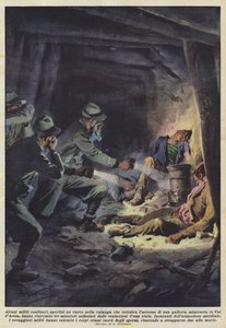 Einige Grenzsoldaten bahnten sich einen Weg durch die Lawine, die den Zugang zu einem Tunnel versperrte