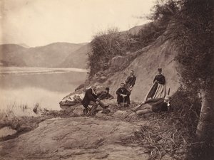 Gruppenporträt in der Nähe des Fangguangyan-Klosters, Fujian, ca. 1869 von Afong Lai