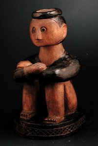 Sitzende Figur eines Mannes mit Kopfring, Tsonga, Mosambik, späte 19. Jahrhundert