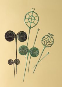 Nadeln, aus Ober- und Unterbinbach, Haina, Grossenlüder und Liebenau von Age Bronze