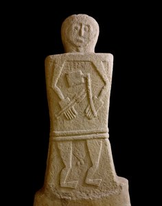 Prähistorische Kunst: männliche Stele aus der Selva di Filetto (Filetto II), Eisenzeit (8.-6. Jahrhundert v. Chr.) von Iron Age