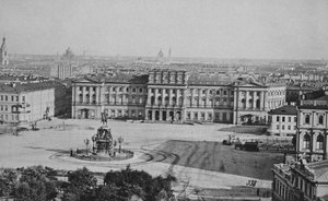Der Mariinsky-Palast auf dem Isaaksplatz in Sankt Petersburg, 1870er Jahre von Albert Felisch