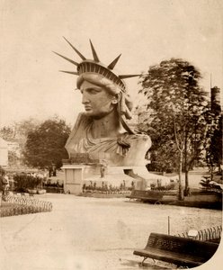 Der Kopf der Freiheitsstatue in Paris ausgestellt, 1883 von Albert Fernique