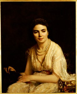 Porträt einer Frau mit Perlenkette und Fächer von Alexei Alexevich Harlamoff