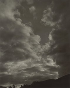 Musik - Eine Folge von zehn Wolkenfotografien, Nr. II von Alfred Stieglitz