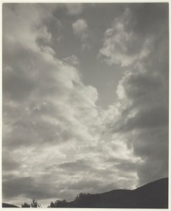 Musik - Eine Folge von zehn Wolkenfotografien, Nr. II
