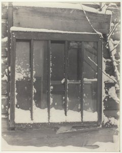 Fenster: Holz, Glas, Schnee, 1923