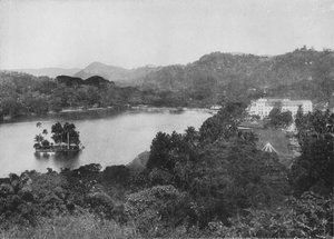 Blick auf den Kandy-See von Lady Hortons Drive, Kandy, um 1890, 1910