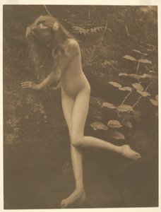 Nacktes Mädchen