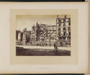 Die Rue Royale (Ecke Faubourg Saint-Honoré) am 24. Mai 1871 in Brand gesetzt von Alphonse J. Liébert