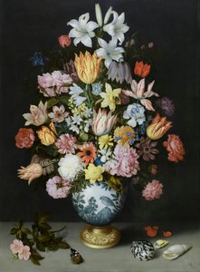 Ein Stillleben mit Blumen in einer Wan Li Vase