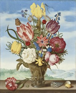 Blumenstrauß auf einem Sims