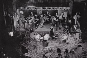 Kalifornien: Hollywood, ein "Film" in der Entstehung in einem der vielen Filmstudios in der Nähe von Los Angeles von American Photographer (after)