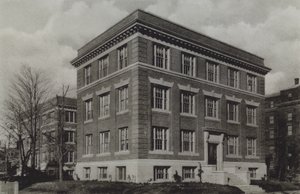 Harvard University: Wolcott Gibbs Memorial Laboratory, T Jefferson Coolidge Chemical Laboratory von American Photographer (after)