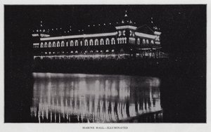 Marine Hall, beleuchtet (s/w Foto) von American Photographer (after)