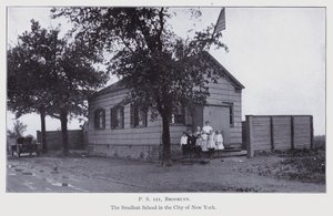 New York School Enquiry von American Photographer (after)
