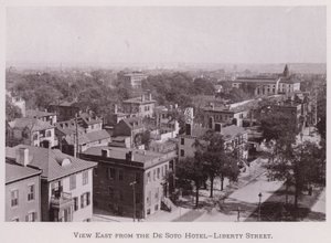 Blick nach Osten vom De Soto Hotel, Liberty Street (s/w Foto)