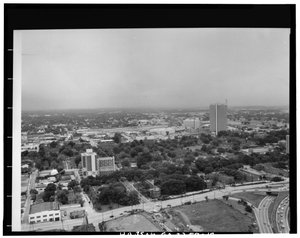 Luftaufnahme nach Nordwesten, Techwood Homes (Sozialwohnungen), begrenzt von North Avenue, Parker Street, William Street & Lovejoy Street, Atlanta, Fulton County, GA