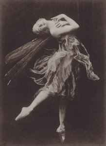 Anna Pavlova in Die Libelle von American Photographer